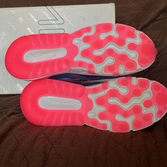 Nike Air Max 270 React SE women’s size 8 - Picture 4 of 9